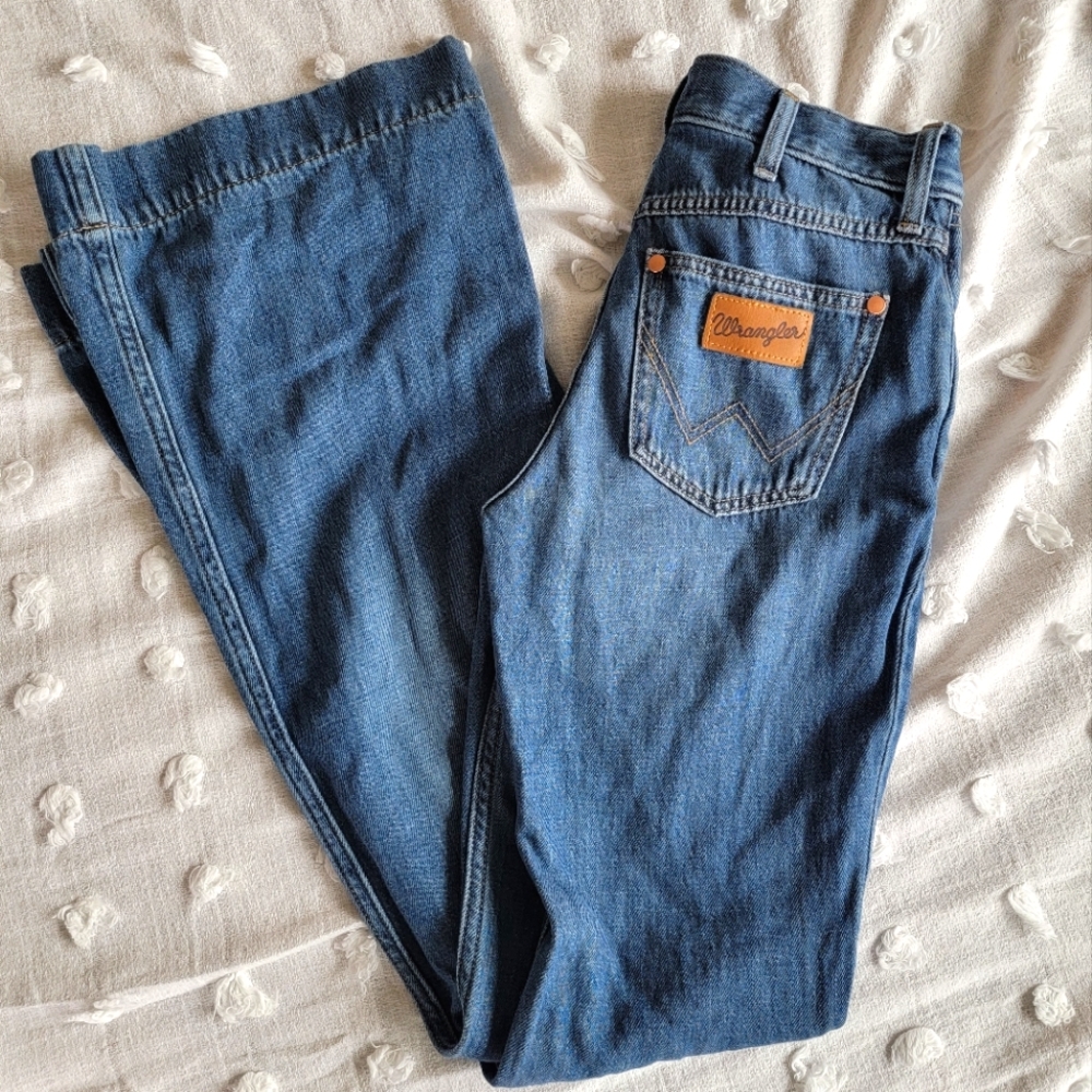 Wrangler High Rise Flare Jeans 25×34 Free People